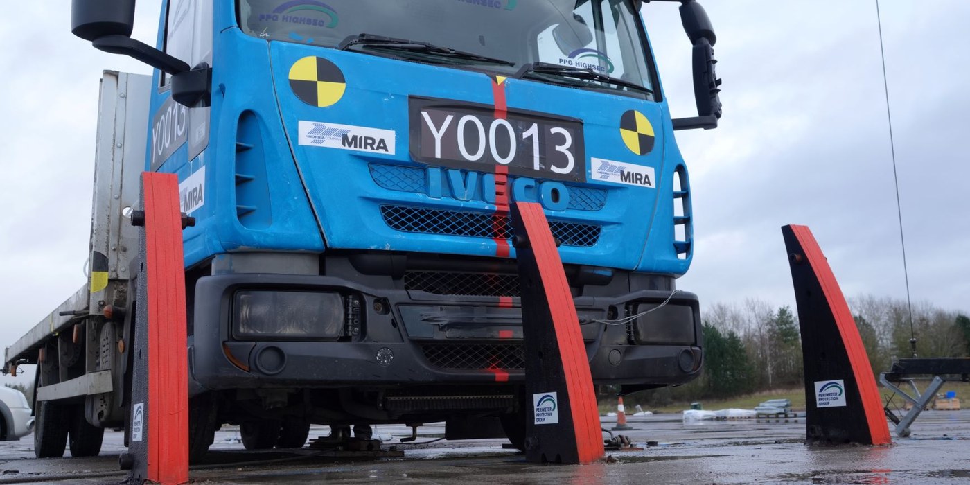 Certifikovaný nárazový test bariéry PeriGuard CityProtector