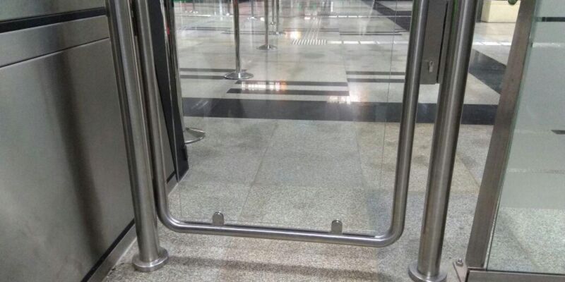 Mechanická uzamykatelná branka jednosměrná nebo obousměrná